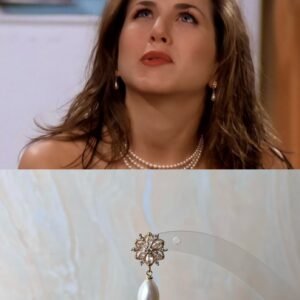 EARRINGS | Rachel's runaway wedding stud earrings
